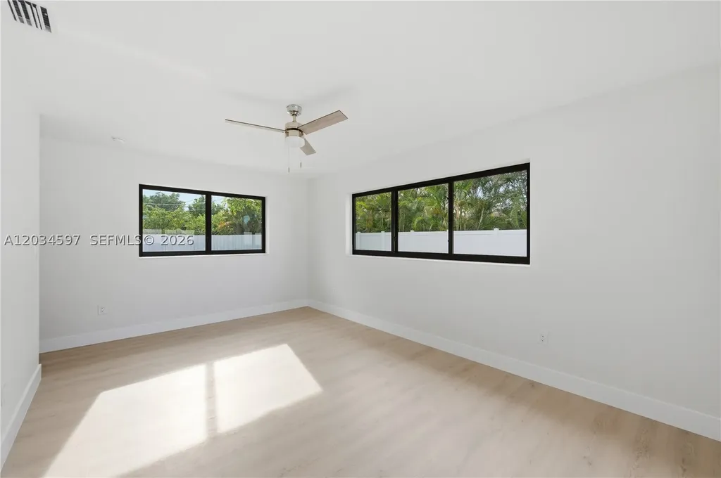2731 NE 52nd Street Lighthouse Point FL 33064
