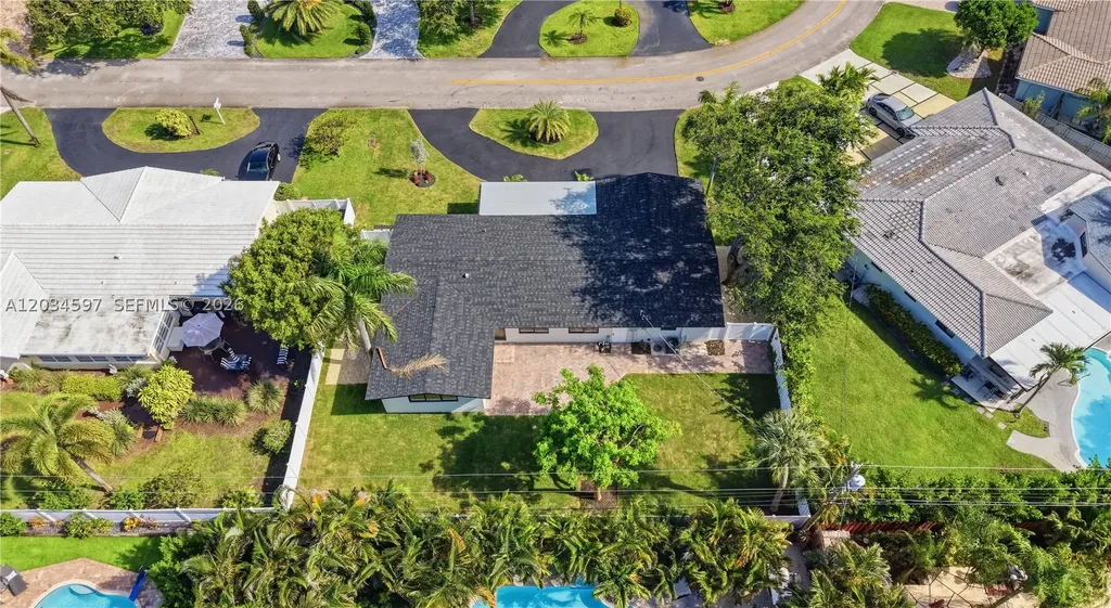2731 NE 52nd Street Lighthouse Point FL 33064