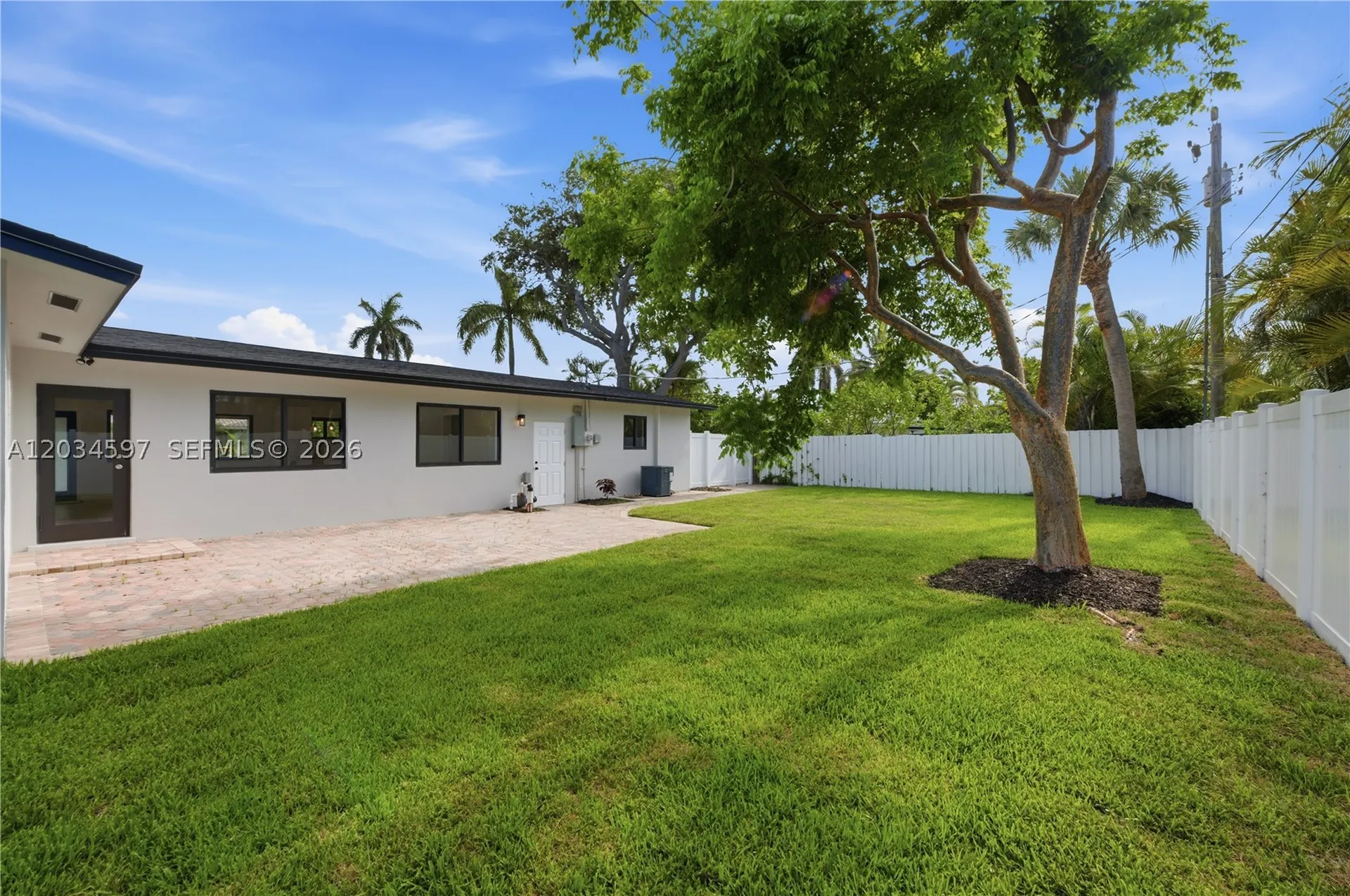 2731 NE 52nd Street Lighthouse Point FL 33064
