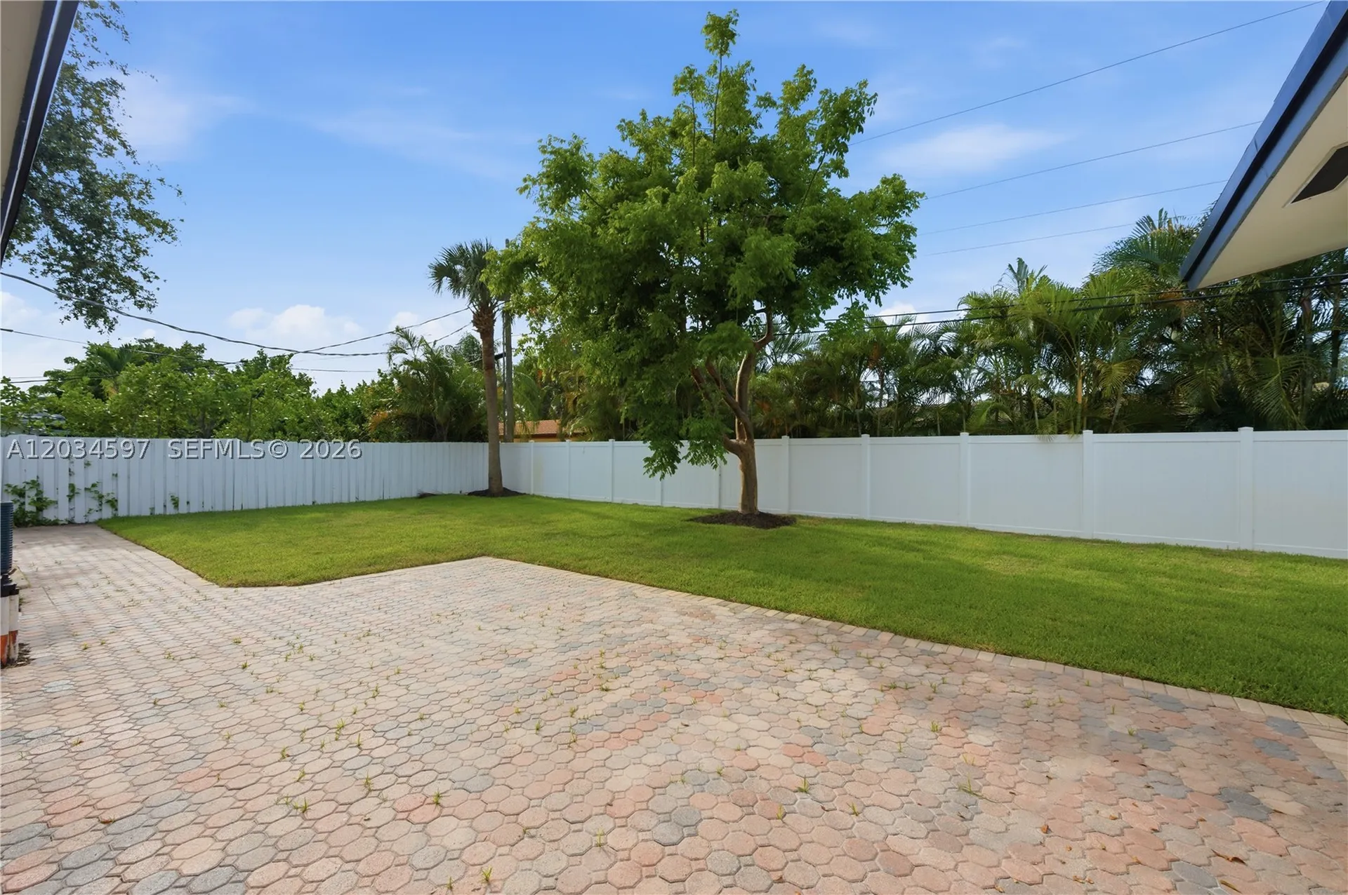2731 NE 52nd Street Lighthouse Point FL 33064