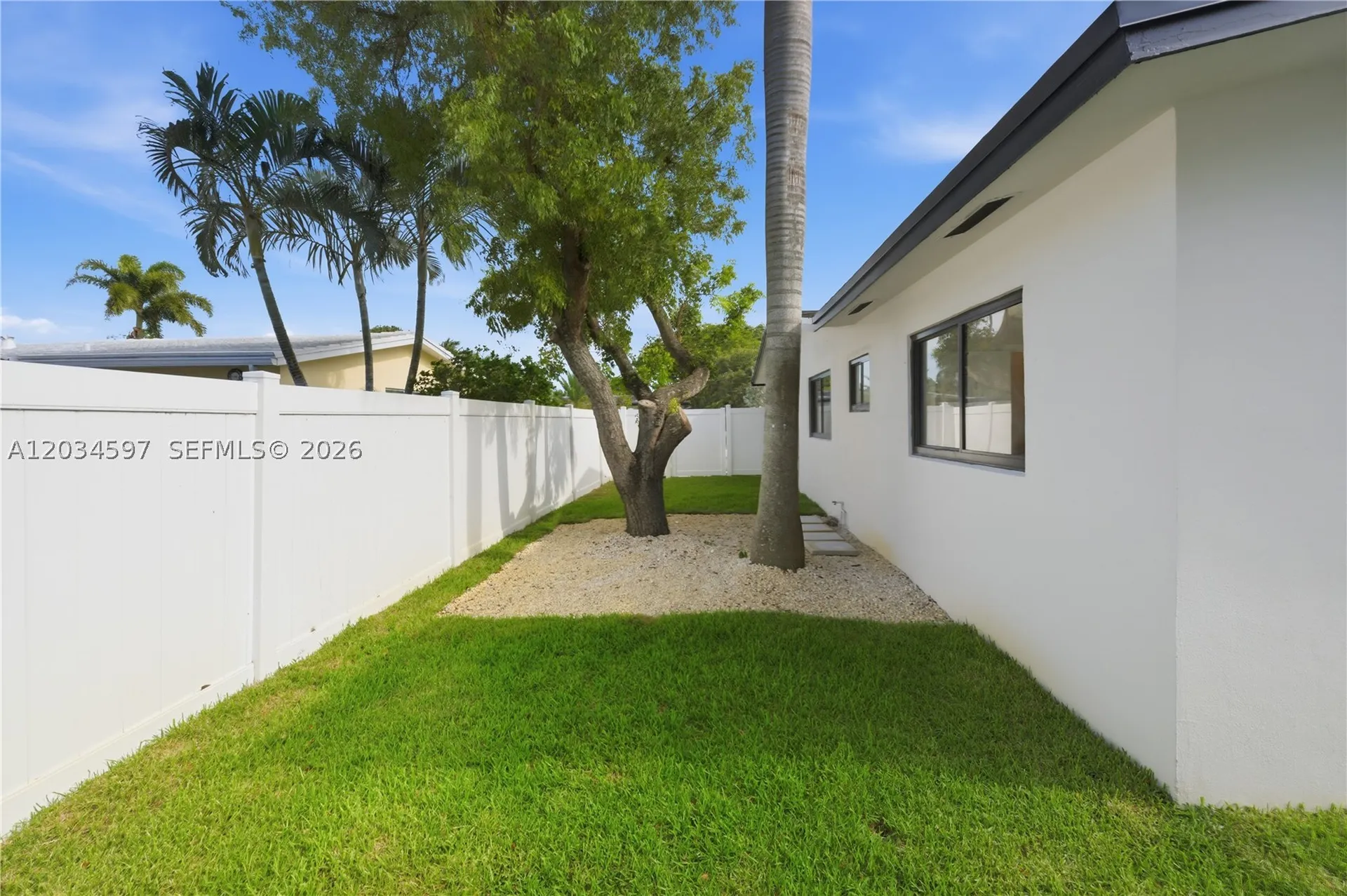 2731 NE 52nd Street Lighthouse Point FL 33064