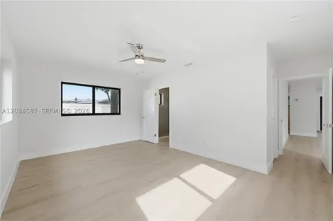 2731 NE 52nd Street Lighthouse Point FL 33064