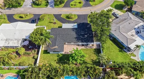 2731 NE 52nd Street Lighthouse Point FL 33064