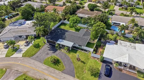 2731 NE 52nd Street Lighthouse Point FL 33064