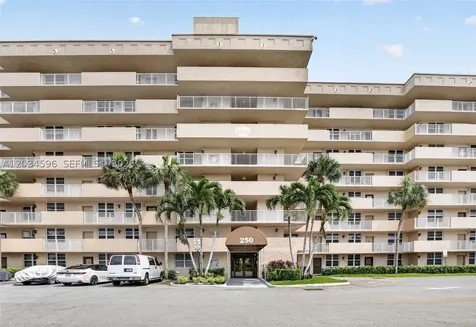 250 Jacaranda Drive Plantation FL 33324