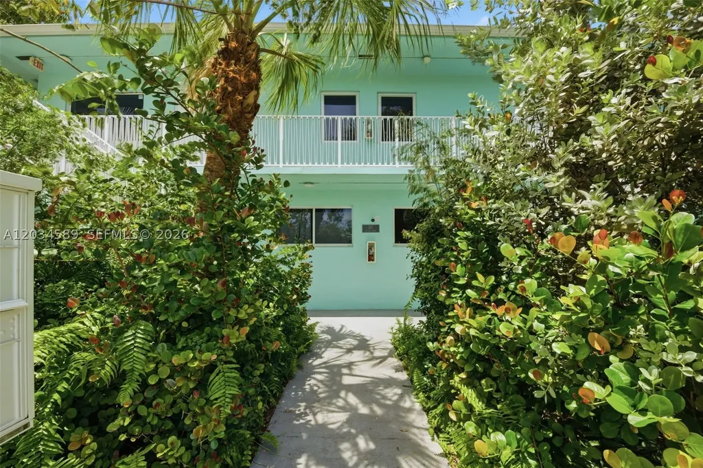 127 NW 74th Street Miami FL 33150