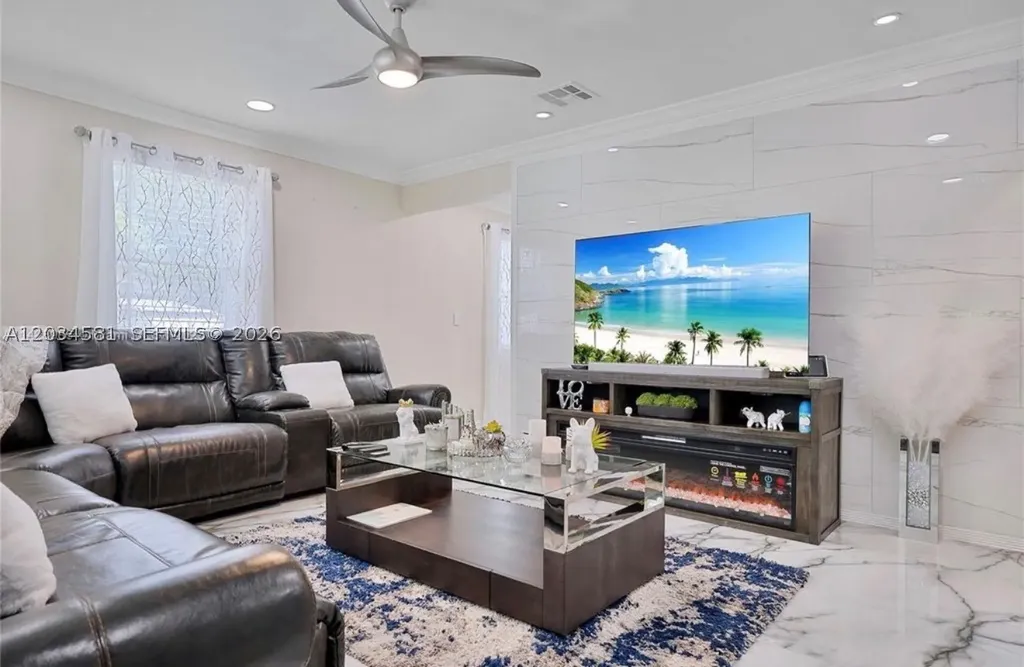 2735 Dewey Street Hollywood FL 33020
