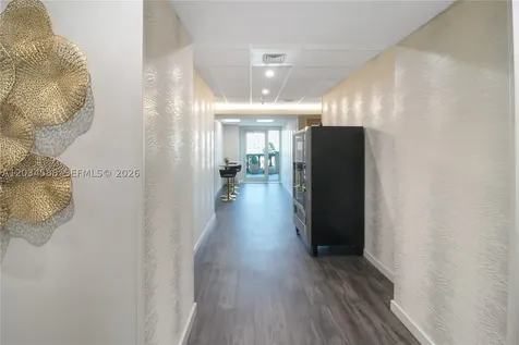 121 Alhambra Circle Coral Gables FL 33134