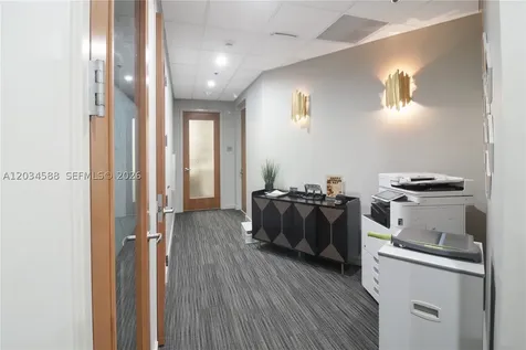 121 Alhambra Circle Coral Gables FL 33134