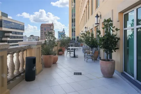 121 Alhambra Circle Coral Gables FL 33134