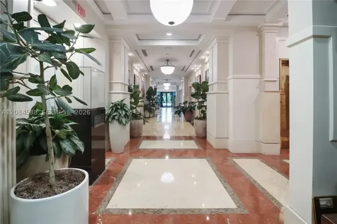 121 Alhambra Circle Coral Gables FL 33134