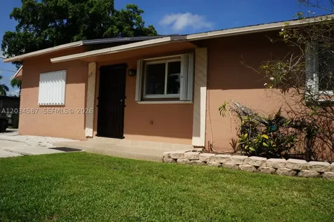 67 NE 13th Street Homestead FL 33030