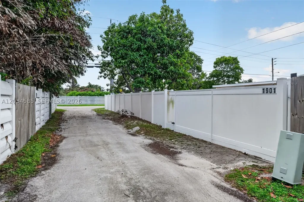 1901 N 56th Avenue Hollywood FL 33021