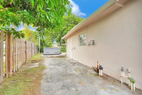 4431 NW 36th Court Lauderdale Lakes FL 33319