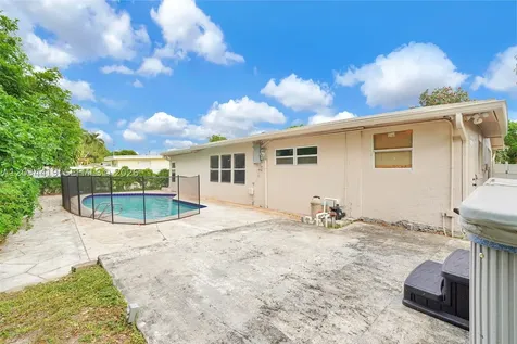 4431 NW 36th Court Lauderdale Lakes FL 33319