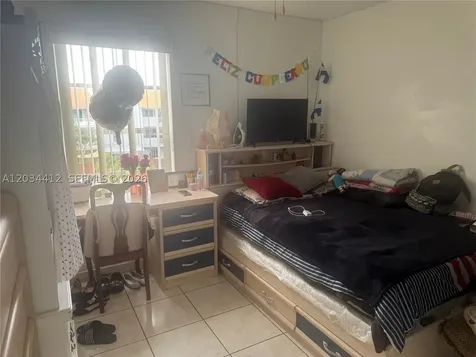 1725 W 60th Street Hialeah FL 33012