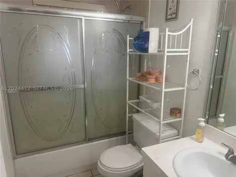 1725 W 60th Street Hialeah FL 33012