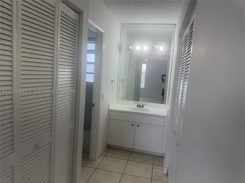 1725 W 60th Street Hialeah FL 33012