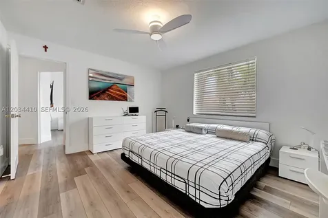 1187 NW 123rd Place Miami FL 33182