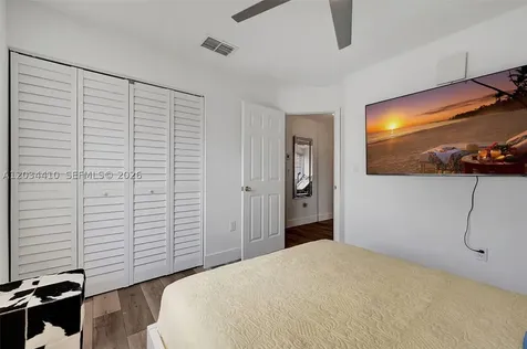 1187 NW 123rd Place Miami FL 33182