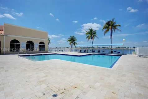 1187 NW 123rd Place Miami FL 33182