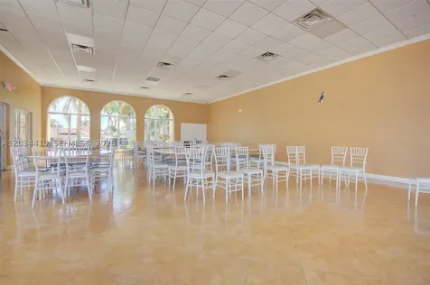 1187 NW 123rd Place Miami FL 33182