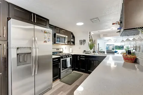 1187 NW 123rd Place Miami FL 33182