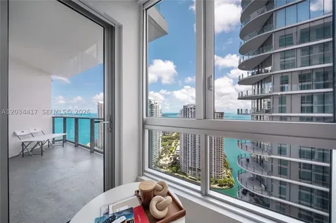 300 S Biscayne Boulevard Miami FL 33131