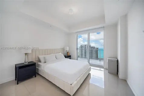 300 S Biscayne Boulevard Miami FL 33131