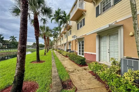 4649 SW 75th Way Davie FL 33314