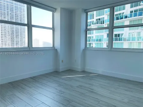 31 SE 5th Street Miami FL 33131
