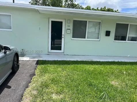 910 N 56th Avenue Hollywood FL 33021