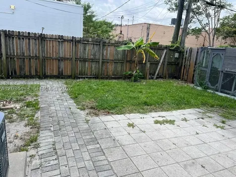 910 N 56th Avenue Hollywood FL 33021