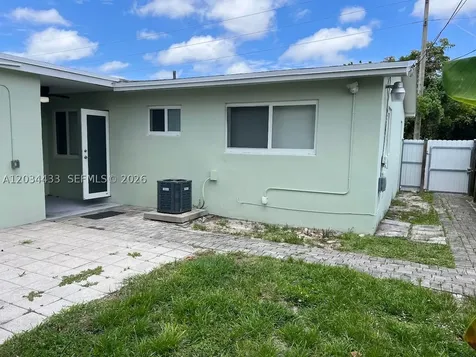 910 N 56th Avenue Hollywood FL 33021