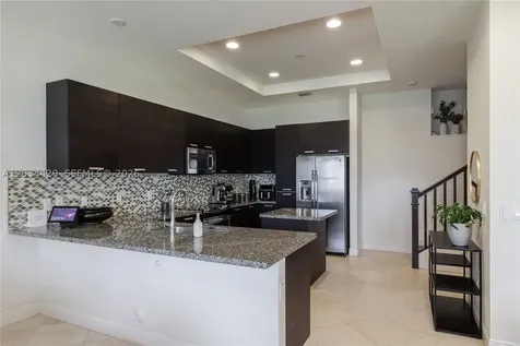 8469 NW 51st Terrace Doral FL 33166