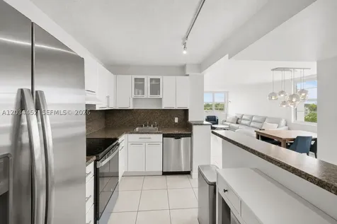 2016 Bay Drive Miami Beach FL 33141