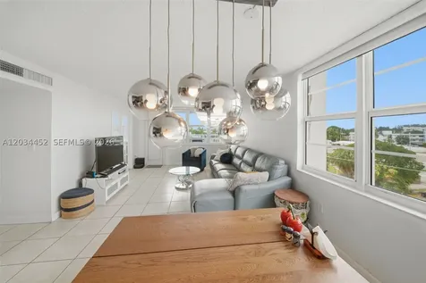 2016 Bay Drive Miami Beach FL 33141