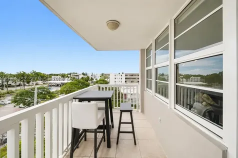 2016 Bay Drive Miami Beach FL 33141