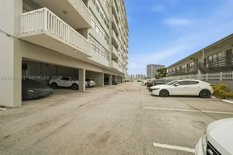 2016 Bay Drive Miami Beach FL 33141