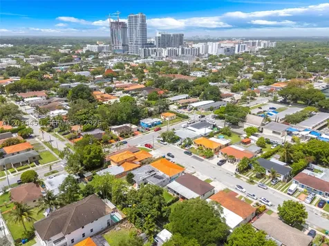 2791 SW 34th Court Miami FL 33133