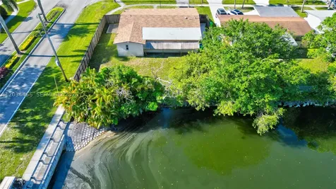 6801 NW 25th Court Sunrise FL 33313