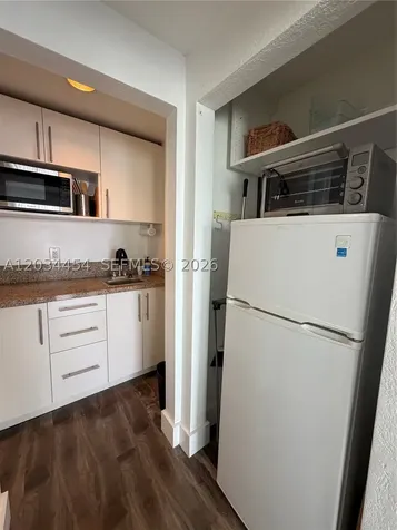 700 Biltmore Way Coral Gables FL 33134