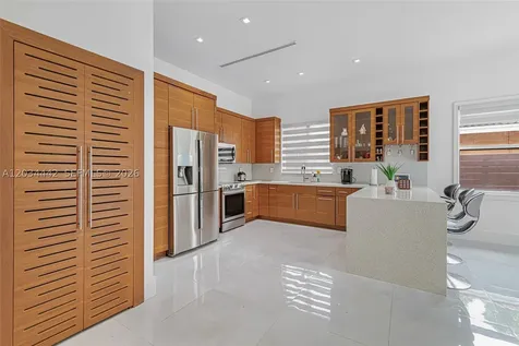 15932 SW 101st Terrace Miami FL 33196