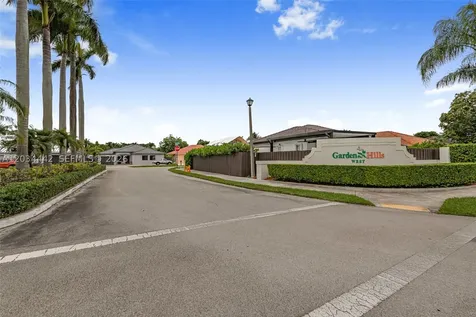 15932 SW 101st Terrace Miami FL 33196