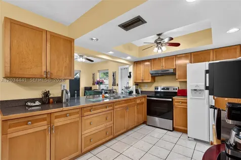 4271 NW 49th Terrace Lauderdale Lakes FL 33319