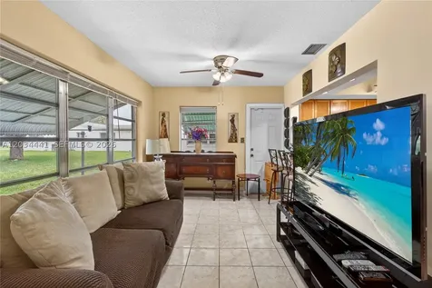 4271 NW 49th Terrace Lauderdale Lakes FL 33319