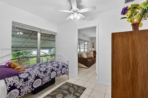 4271 NW 49th Terrace Lauderdale Lakes FL 33319