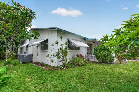 4271 NW 49th Terrace Lauderdale Lakes FL 33319