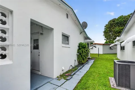 4271 NW 49th Terrace Lauderdale Lakes FL 33319