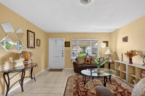 4271 NW 49th Terrace Lauderdale Lakes FL 33319